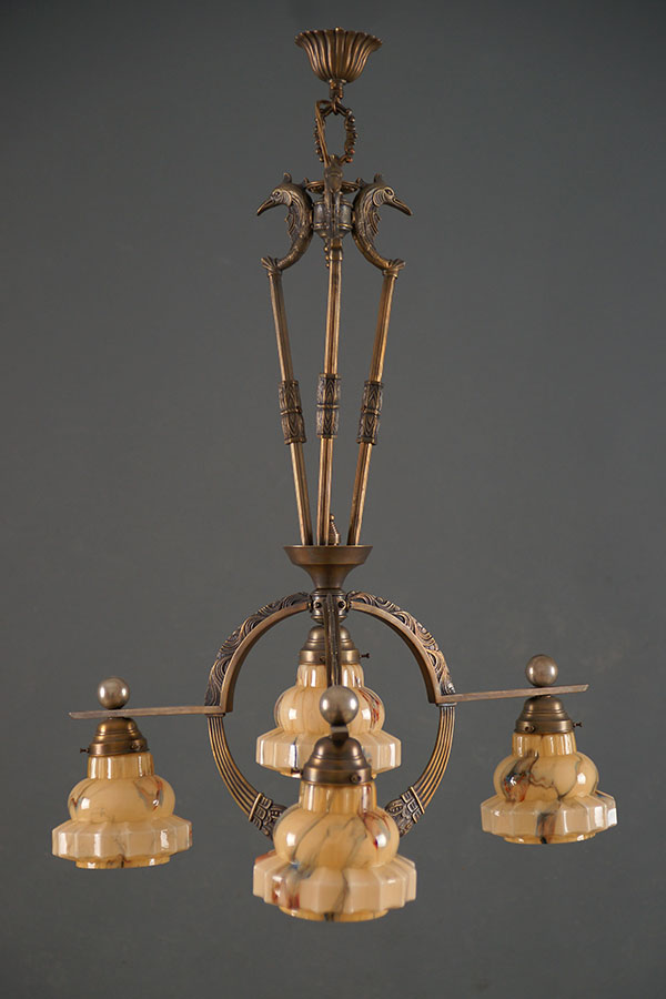 Candelabros antiguos. Colección de lámparas antiguas. Comercio. Polonia